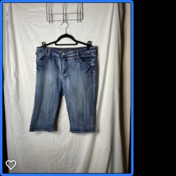 E. Carinae boyfriend shorts size 12 - Picture 1 of 3